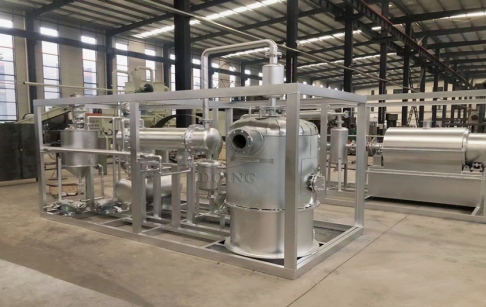 An American customer successfully ordered a set of 500KG waste oil distillation machine