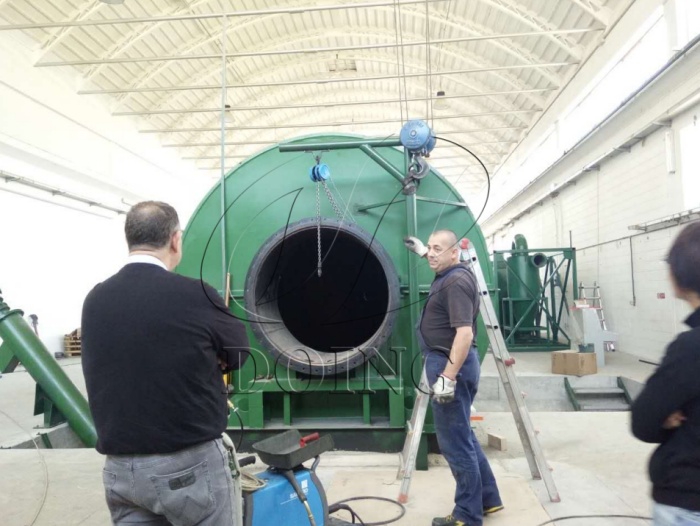 10TPD waste rubber pyrolysis machine project in Italy