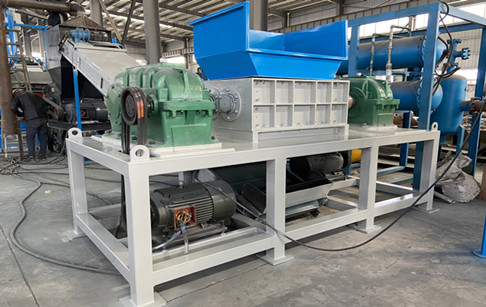 China client ordered a DY-400 Double shaft shredder and DY- 600 Crusher from DOING